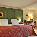 Relais & Chateaux Hardenberg Burghotel מלון