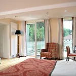 Relais & Chateaux Hardenberg Burghotel מלון