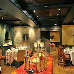 Relais & Chateaux Hardenberg Burghotel מלון 4*