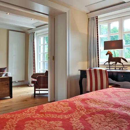 Relais & Chateaux Hardenberg Burghotel Нёртен-Харденберг