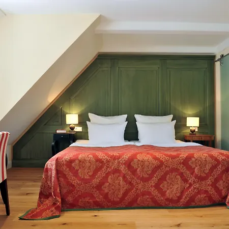 Relais & Chateaux Hardenberg Burghotel Отель Нёртен-Харденберг