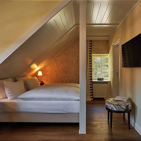 Отель Relais & Chateaux Hardenberg Burghotel Нёртен-Харденберг