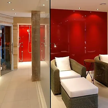 Relais & Chateaux Hardenberg Burghotel מלון 4*